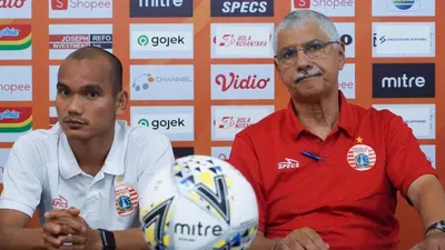 Pelatih Persija Jakarta, Edson Tavares (jersey merah)/Persija.id