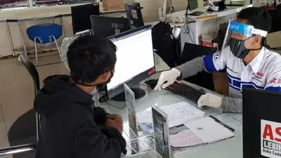 Pelayanan kepada konsumen di jaringan resmi Yamaha di era new normal. (YIMM)