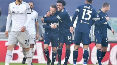 Pemain Juventus, Arthur Melo merayakan gol ke gawang Bologna. (dok Republika)