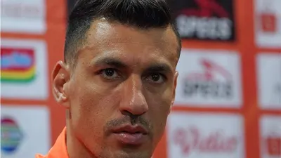 Pemain bertahan Persija Jakarta, Alexandre Luiz Reame/Persija
