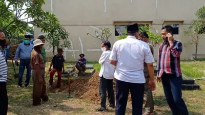 suasana jelang pemakaman Sekda Saefullah sore tadi/ ist