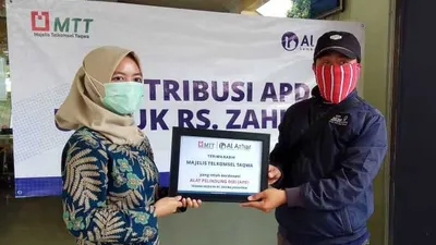Penyerahan APD bagi tenaga medis (dok)