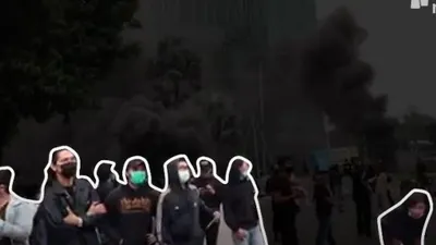 tangkap layar video Narasi TV yang menayangkan kelompok pelaku pembakar Halte Sarinah saat demo menolak UU Cipta Kerja pada 8 Oktober 2020 / dok