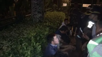 Belasan lelaki yang mandi bareng tengah malam saat wabah corona diamankan di Bogor. ist