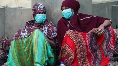 Pencari suaka beraktivitas di tempat penampungan sementara di Kalideres, Jakarta, Jumat (12/7/2019). Kepala Dinas Sosial DKI Jakarta Irmansyah mengatakan jumlah para pencari suaka yang telah dipindahkan ke penampungan sementara di gedung bekas Kodim, Kalideres, Jakarta Barat bertambah dari 250 orang menjadi 1100 orang. ANTARA FOTO/Rivan Awal Lingga/pd.