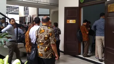 Kepala Humas PN Jakarta Selatan, Achmad Guntur mengatakan, memakai batik hari ini sebagai bentuk kecintaan dan dukungan PN Jaksel terhadap pelestarian batik Indonesia/Antaranews