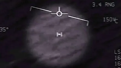 Departemen Pertahanan Amerika Serikat, Pentagon, merilis tiga video pendek yang menunjukkan adanya benda terbang asing atau biasa dikenal dengan sebutan unidentified flying object (UFO). (Youtube: American Military News)