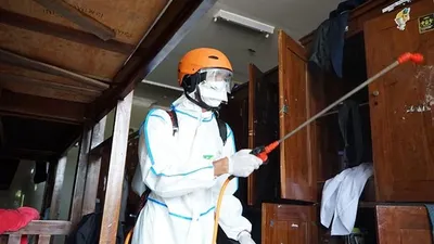 Dompet Dhuafa menggelar gerakan pembersihan dan penyemprotan disinfektan di sejumlah pesantren, sekolah, dan rumah ibadah. (Dok. Dompet Dhuafa)