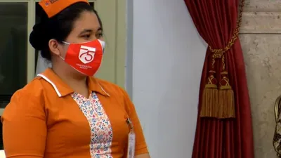 Perawat RS Mitra Keluarga Kelapa Gading yang diundang ke Istana Negara untuk menerima secara simbolis bantuan subsidi upah yang dirilis oleh Presiden Jokowi/YouTube Sekretariat Presiden