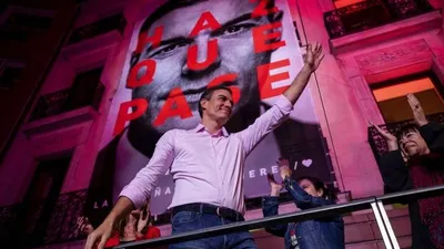 Perdana Menteri Spanyol Pedro Sanchez. Pemerintah Spanyol mengizinkan para pesepak bola kembali menggelar latihan pekan depan. (Foto: AP Photo/Bernat Armangue)