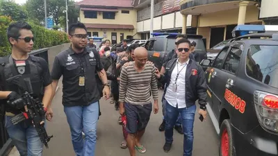 Tim Gabungan Polres Jakbar meringkus belasan preman di Jelambar (Antara/HO)