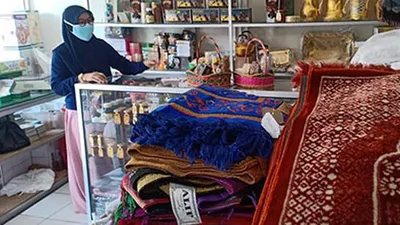 Toko Perlengkapan dan Oleh-oleh Haji di Semarang Rasakan Omzet Turun