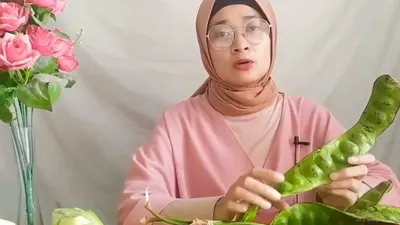 Youtuber dalam akun channel Tips Review and Tutoeial Eva&Ridwan memberikan cara menyimpan petai agar bisa awet hingga setahun/ Youtube