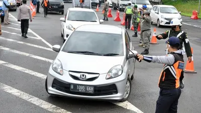 Petugas gabungan dari Dishub Kota Bogor Satpol PP (dok Republika)