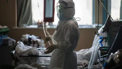 Petugas-Medis-Corona-di-Ruang-ICU-Wuhan (Xinhua)