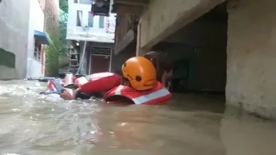 Sampai Malam Ini Basarnas Jakarta Siagakan Tim di Sejumlah Titik Rawan Banjir