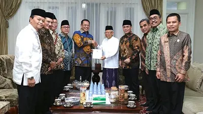 Pimpinan MPR mengantar undangan pelantikan presiden dan wakil presiden kepada KH Maruf Amin, Selasa (15/10/2019)/Dok