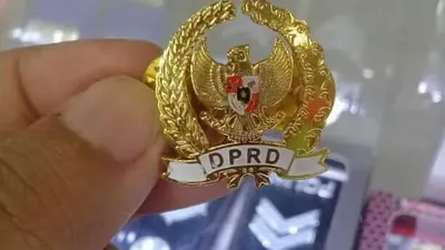 Ilustrasi Pin DPRD DKI (Antara)