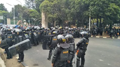 Polisi amankan demonstrasi di pintu belakang gedung DPR RI/Istimewa