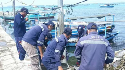 UKT 2 Kepulauan Seribu Lakukan Penggantian Lampu di 179 Titik PJU