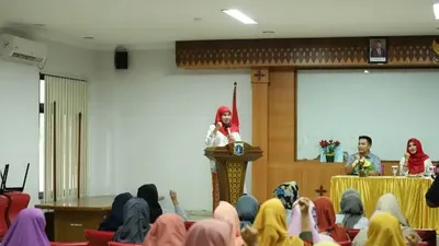 Ketua TP PKK Jaktim Diah Anwar menutup pelatihan Carik Jakarta di Kelurahan Halim/timur.jakarta.go.id