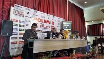 Wakil Ketua Umum 1 Pengurus Besar (PB) IDI,  Muhammad Adib Khumaidi SpOT (kedua dari kiri)/Ayojakarta.com-Dhika Alam Noor