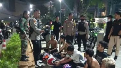 Sekelompok geng motor yang diduga melakukan balapan liar di sekitar Bundaran HI. (dok)