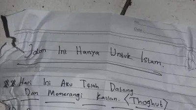 Surat yang ditemukan di TKP penyerangan Mapolsek Daha Selatan. (Dok polisi).