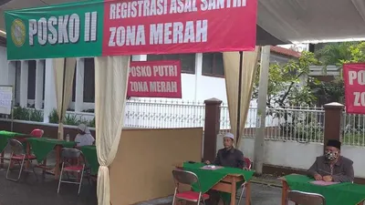 Sambut kepulangan santri, Pesantren Cipasung Tasikmalaya buka posko siaga. (Ayotasik/Irpan Wahab)