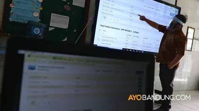 [Ilustrasi] PPDB Online di DKI Jakarta dikeluhkan orang tua murid. (Ayobandung.com/Irfan Alfaritsi)