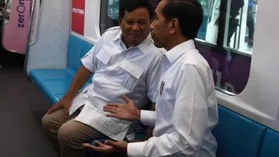 Ketua Umum Partai Gerindra, Prabowo Subianto dan Presiden terpilih, Joko Widodo/Antara