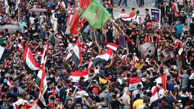 Ribuan demonstran anti pemerintah turun ke jalan-jalan di Kota Baghdad/Reuters