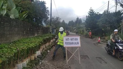 Proyek  pemeliharaan jalan Cibodas-Baragajen