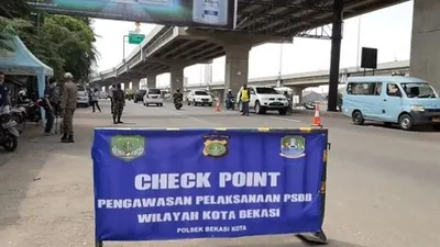 Mau Mudik, Ratusan Pengendara Dipaksa Putar Balik di Bekasi
