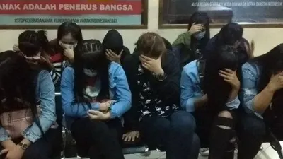Para PSK Gang Royal yang diciduk polisi dari tempat penampungan mereka dikumpulkan di Markas Polres Jakarta Utara. (Tribunjakarta.com/Gerald Leonardo Agustino)