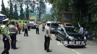 Sebagai ilustrasi, Kepolisian Resor (Polres) Bogor mengawasi jalur Puncak. Foto: Republika/Adinda Pryanka