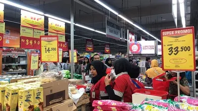 Suasana pusat perbelanjaan di kawasan Rawamangun, Jakarta Timur, pada Selasa (3/3/2020) siang. (Ayojakarta.com/Hendy Dinata)