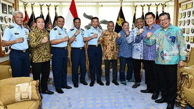 Pengurus PWI Pusat silaturahmi dengan Kepala Staf Angkatan Udara, Marsekal TNI Yuyu Sutisna/Humas PWI Pusat