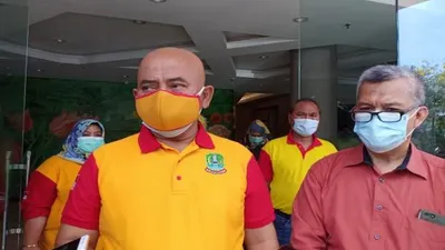 Wali Kota Bekasi, Rahmat Effendi (kiri)/ Republika