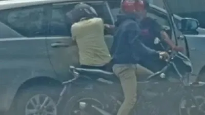 cuplikan tangkap layar dari video rekaman perampok pecah kaca di depok yang beredar di media sosial. dok