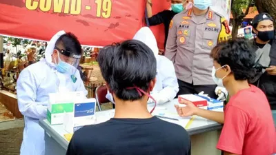 Selama sepekan, Polres Jakarta Timur gelar rapid test untuk pedagang di Pasar Kramat Jati, Jakarta Timur/dok: beritajakarta.id