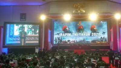 Panglima TNI Marsekal TNI Hadi Tjahjanto resmi membuka Rapat Pimpinan (Rapim) TNI Tahun 2020 yang berlangsung di Mabes TNI, Cilangkap, Jakarta Timur, Rabu (29/1/2020). (Ayojakarta.com/Hendy Dinata)