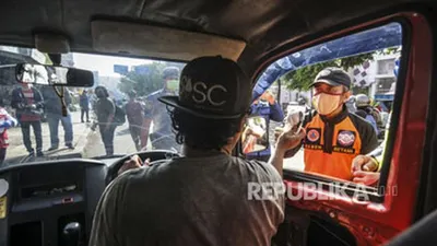 Operasi Bersama (ilustrasi) Satpol PP Depok Tindak 62 Pelanggar. Foto: Republika/Putra M. Akbar