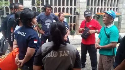 Tim Lembaga Daya Dharma Keuskupan Agung Jakarta siap menyalurkan bantuan dan memberi pertolongan kepada korban banjir Jabodetabek.