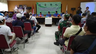 Wali Kota Jakarta Pusat Bayu Meghantara saat Pelepasan Relokasi PKL Pakaian Bekas Pasar Senen di Kantor Kelurahan Senen (pusat.jakarta.go.id)