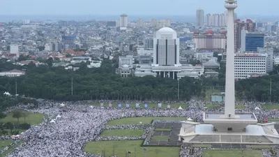 Reuni 212, 2 Desember 2017 di Monas (Antara - Akbar Nugroho Gumay)
