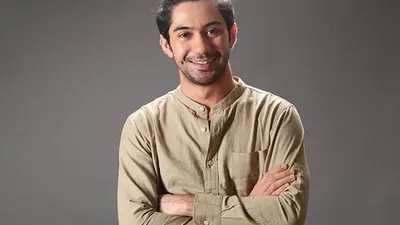 Aktor watak,  Reza Rahadian/Ayojakarta.com-Istihanah Soejoethi