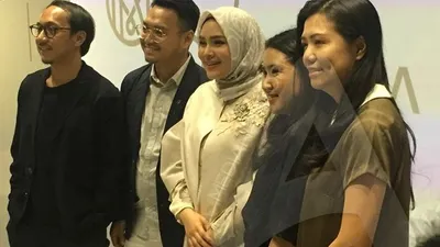 Desainer busana muslim Ria Miranda menggelar pameran bertajuk 10 Langkah RiaMiranda di Senayan City/Ayojakarta.com