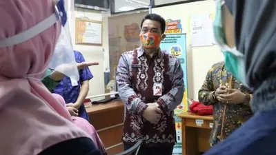 Wagub DKI Jakarta, Riza Patria, berkunjung ke Kantor Kelurahan Duri Pulo, Gambir, Jakarta Pusat. (Dok. Kominfotik Jakpus)