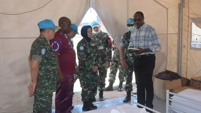 World Health Organization (WHO) meninjau langsung kesiapan ruang isolasi pasien COVID-19 yang didirikan Satgas TNI Konga, Kamis (2/4/2020) (Puspen TNI)